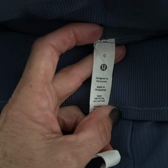 Lululemon Dance Studio Mid-rise Cropped Pant Size 0, Pitch Blue - Picture 3 of 5